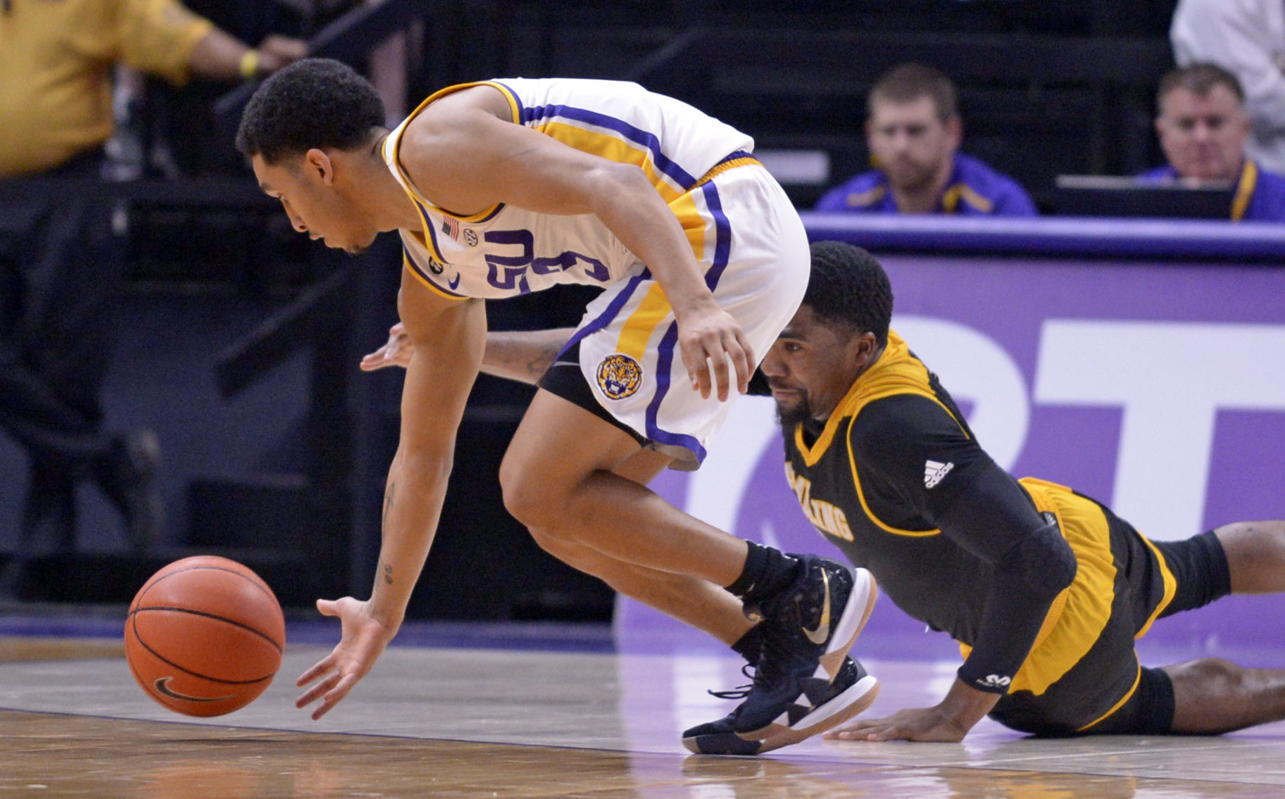 lsugramblingbasketball.120218_HS_809
